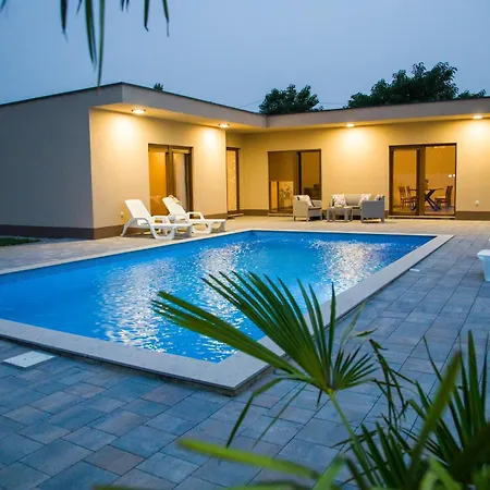 Willa Luxury G Residency *