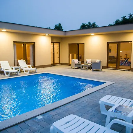 Luxury G Residency *