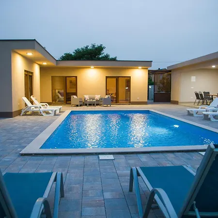 Luxury G Residency Villa *